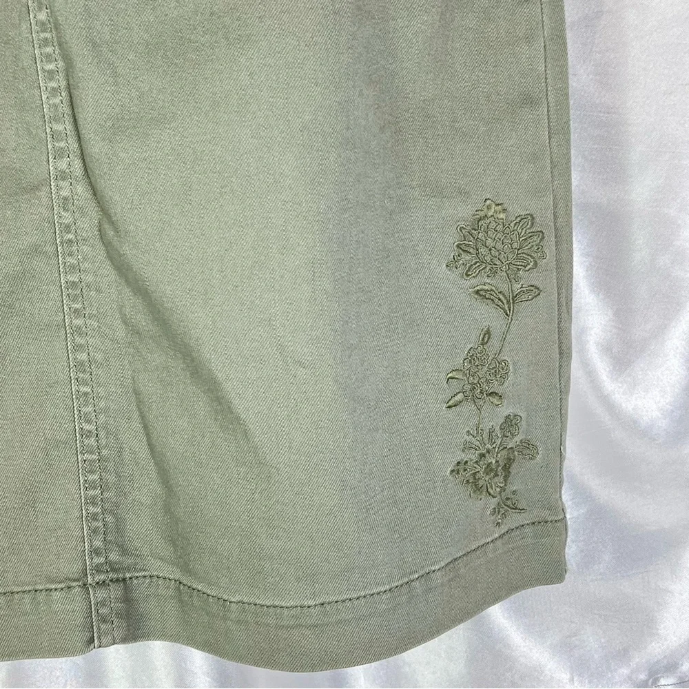 Westport Olive Green Denim Mini Skirt w/ Floral Embroidery | Boho Y2K Size 2